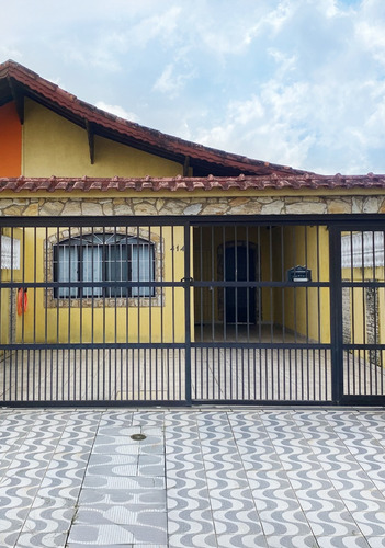 Oportunidade! Excelente Imóvel A 2 Quadras Da Praia Em Um Dos Bairros Que Mais Cresce Em Praia Grande!