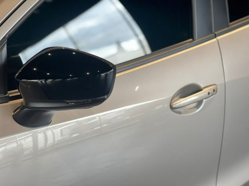 Imagen 15 de 21 de Mazda 2 Carbon Edition