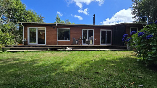 Casa En Venta De 3 Dorm. En Puerto Varas