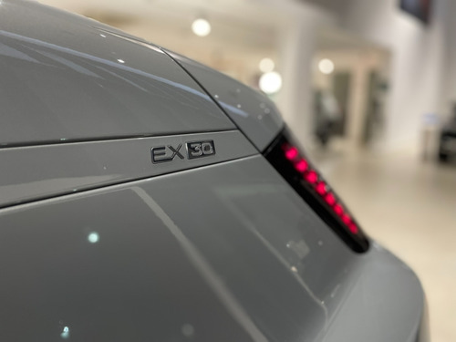 Volvo EX30 51 KW ELÉTRICO CORE