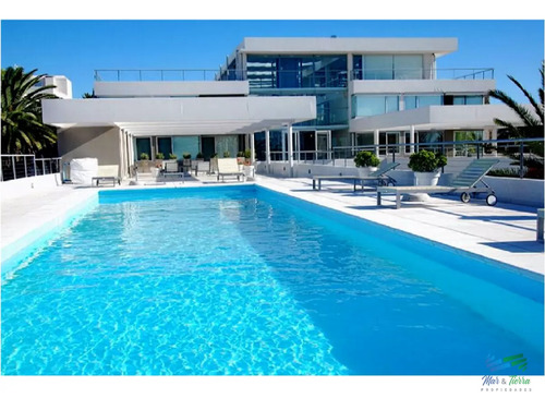 Apartamento Nuevo En Alquiler, A Metros Del Puerto.