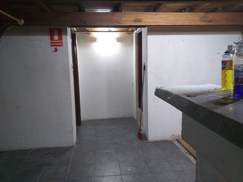Local En Yi Y 18 De Julio, 100 M2