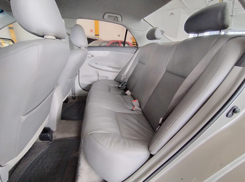 Toyota Corolla 1.8 16v Gli Flex Aut. 4p