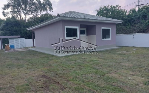 Imagem 5 de 9 de Casa De 3 Qts (1 Suite) No Cajueiros, Sala, Cozinha, Banheiro, Garagem, Quintal Gramado