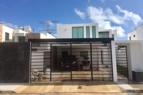 Casa En Renta De 3 Habitaciones En Temozon Norte, Mérida