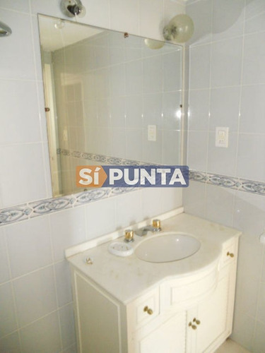 Imagen 18 de 21 de Apartamento En Mansa, 3 Dormitorios *