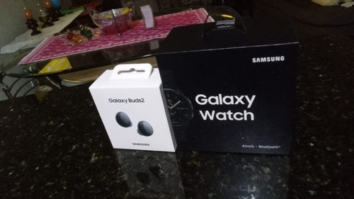 Samsung Galaxy Whatch 2 42mm + Galaxy Buds 2. 