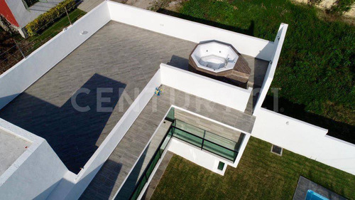 Casa En Venta En Frac. Altos De Oaxtepec, Morelos