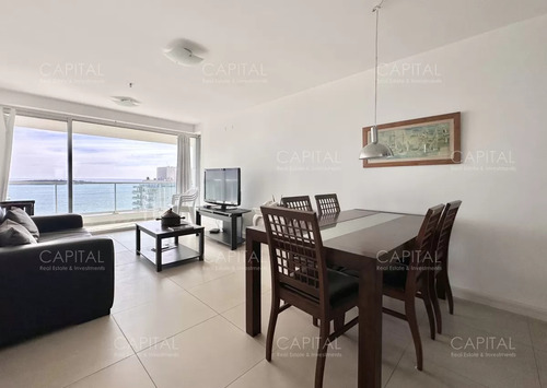 Apartamento De Dos Dormitorios Con Parillero En Alquiler Anual, Playa Mansa.