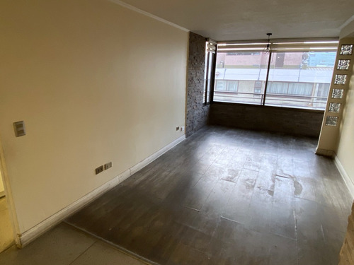Imperdible Oportunidad, 50 M2, Metro Leones, Box + Bodega