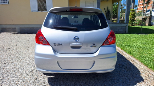 Nissan Tiida 1.8 Sl Flex 5p