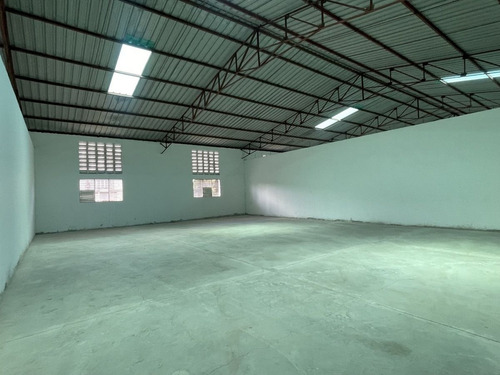 Nave Industrial Alquiler Zona Franca Hainamosa Ii