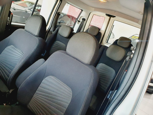 Imagem 9 de 9 de Doblo Essence 1.8 7 Lugares Flex - 2017