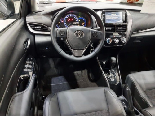 Imagen 9 de 11 de Toyota Yaris S Manual 2022 Saúl