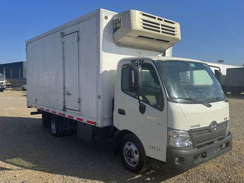 2017 Camión Hino Xzu 6.5 Con Furgón Frigorífico De Congelado