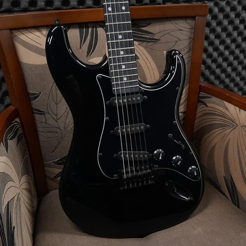 Imagem 3 de 8 de Guitarra Eletrica Tagima Strato Tw Series Tg-500 Preta Bk