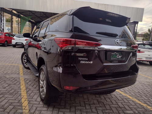 Imagem 14 de 15 de Toyota Hilux Sw4 Srv 4x2 2.7 Flex 16v Aut. Marrom Metáli...