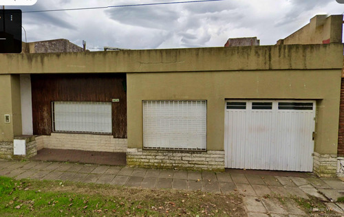Venta En Zona De Talleres Depósitos Castelar
