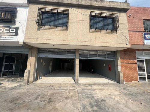 Local Comercial Av Branger Cruce Con Av Lara  A Pie De Avenida      Lc-lp