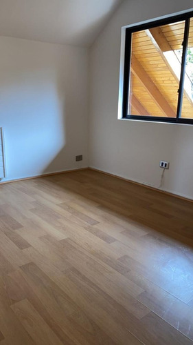 Espectacular Casa En Lo Barnechea, ¡gran Oportunidad!