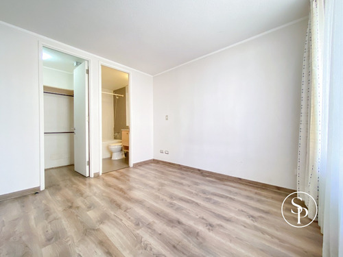 Una Habitación En Suite Con Estac. Y Bodega Metro Ñuble