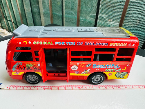 Omnibus Colectivo Autobus Abre Puertas A Friccion Niños Rojo