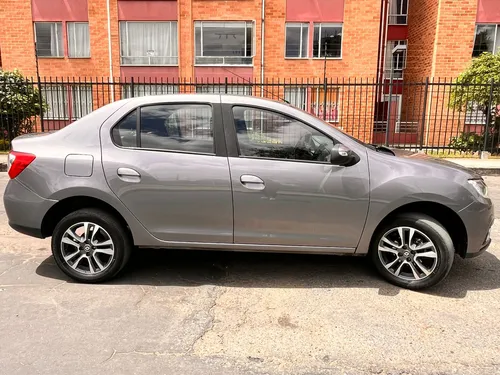 Renault Logan 1.6 Privilege / Intens