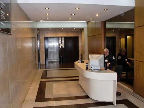 Oficina En Alquiler En El Centro. Muy Buen Piso De 230 M2