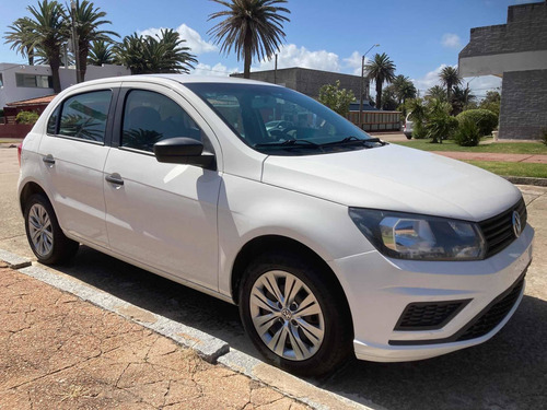Imagen 2 de 10 de Volkswagen Gol 2021 1.6 Trendline 101cv
