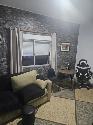 Apartamento En Venta, 1 Dormitorio Bien Ubicado Proximo A Gral Flores. Cerrito