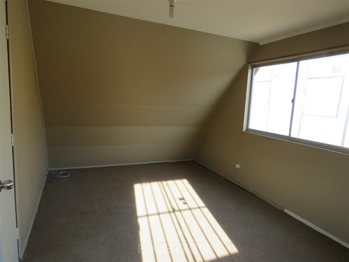Casa En Arriendo De 2 Dorm. En Talca