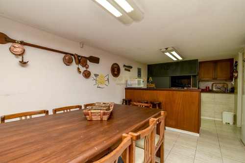 Casa De Cuatro Dormitorios En Venta Punta Del Este- Ref: 2579