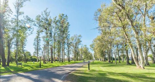 Imagen 2 de 4 de Venta Kentucky Club De Campo-terreno De 1450 M2