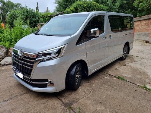 Imagen 3 de 14 de Toyota Hiace 2023 2.8 Tdi Wagon 6at 10a