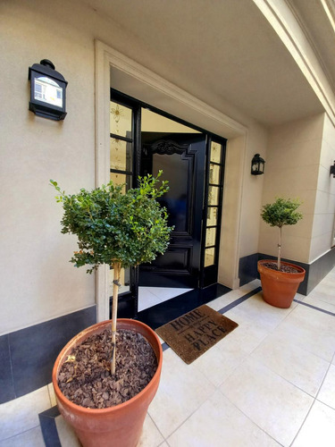 Casa Única Se Vende En Barrio Sur