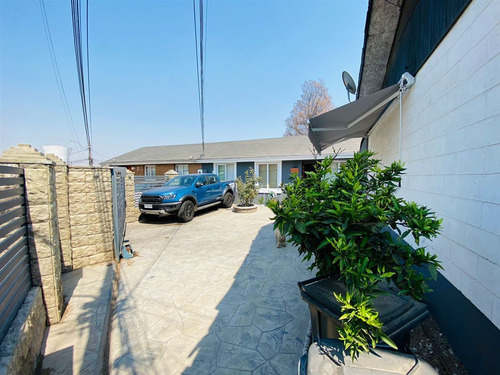 Casa En Venta De 3 Dorm. En Cerrillos