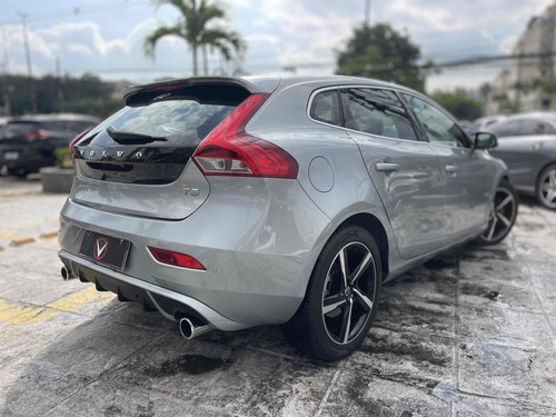 Volvo V40 2.0 T5 R-DESIGN TURBO GASOLINA 4P AUTOMÁTICO