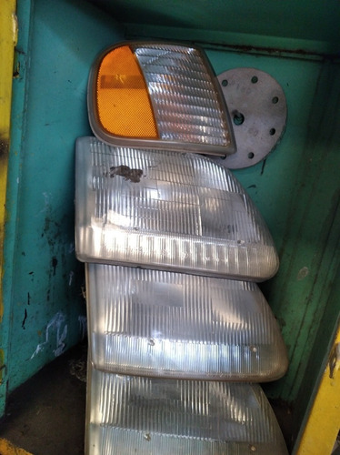 Faros Y Cocuyo Ford F150 Fortaleza Usados Óptimo Estado 