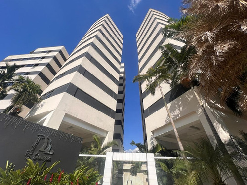 Jose R Armas, Vende Apartamento En El Parral Res Omega. 