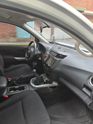Nissan Frontier 2.5 Cd Sabanera 4X2