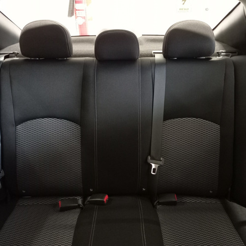 Imagen 12 de 14 de Nissan Versa 1.6 V-drive Mt