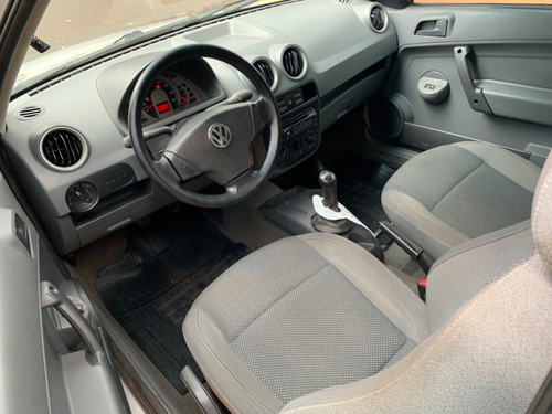 Imagem 8 de 9 de Volkswagen Gol 1.0 Prata 2008