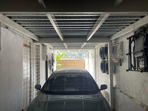 Ajr Casa En Venta En La Trinidad 24-18719 Yg