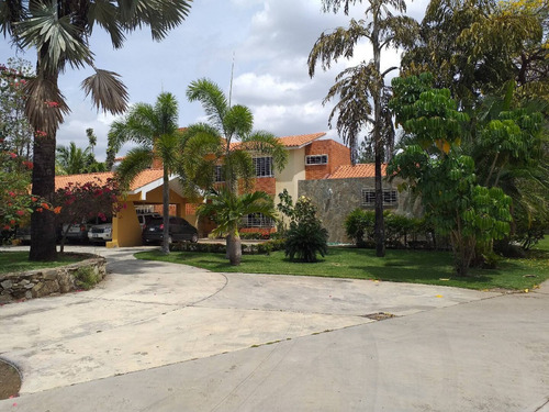 Ac Espectacular Casa Con Piscina En Urbanización Las Mercedes San Diego 4417m2