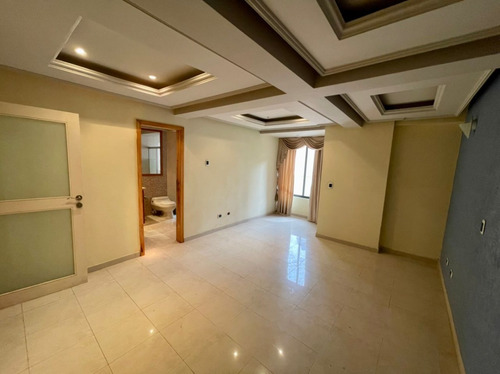 Imagen 4 de 24 de Apartamento En El Parral De 207 Mtrs