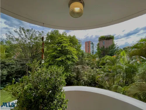 Apto Remodelado Con Mucho Diseño En Las Lomas, El...(mls#255345)
