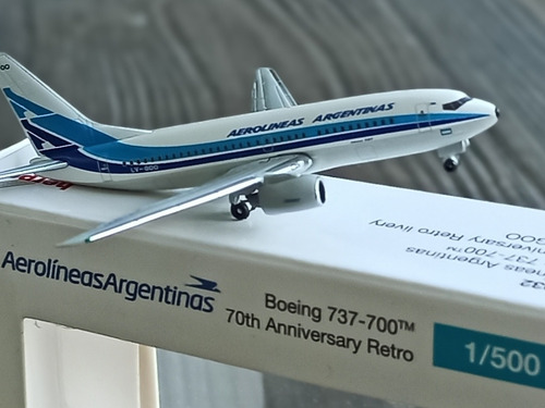 Imagen 8 de 10 de Avión Herpa Retro Aerolíneas Argentinas 1/500 Boeing 737