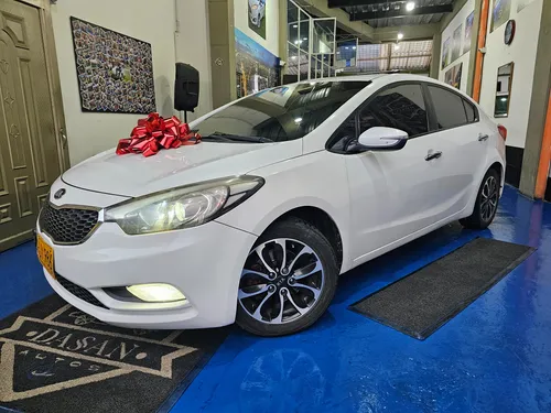 Kia Cerato Pro 1.6 Summa Triptonico Soonruf