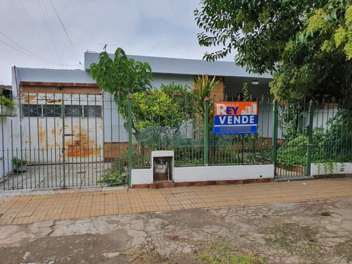 Casa En Venta En Rafael Calzada