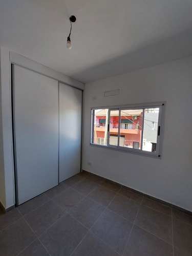 Departamento De 2amb En Alquiler - La Tablada